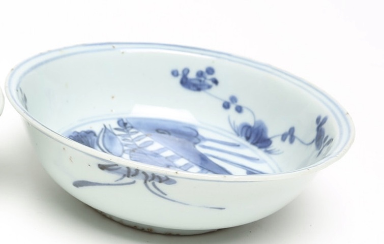 古玩陶瓷明天啟 青花花卉紋淺碗真品鑒賞圖