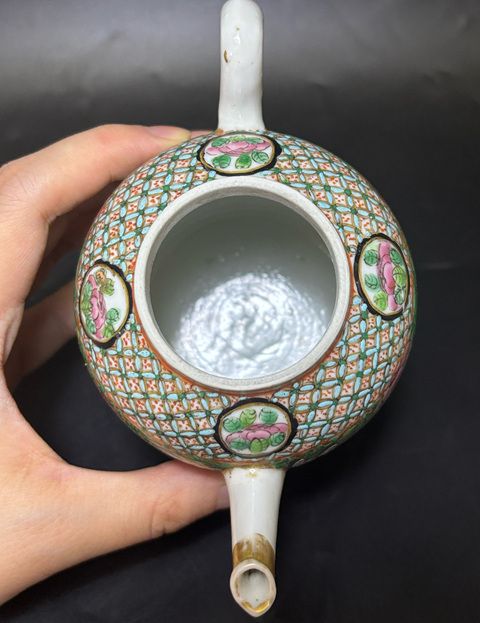 古玩陶瓷廣彩人物故事紋茶壺真品鑒賞圖