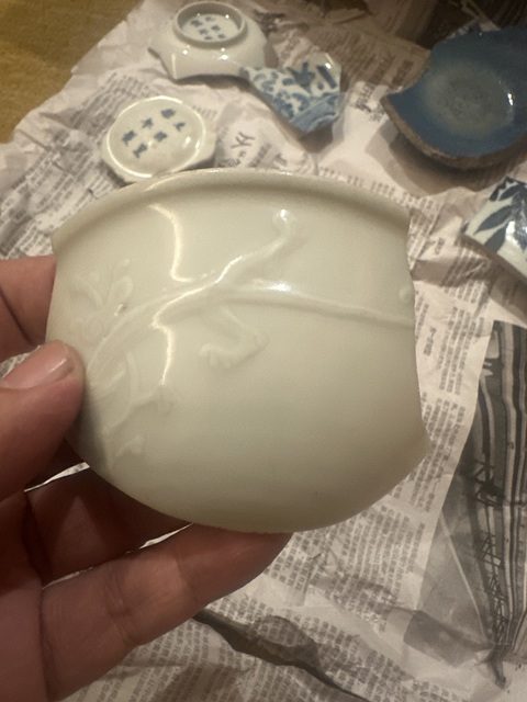 古玩陶瓷白釉暗刻內青花瓷片（日本）真品鑒賞圖