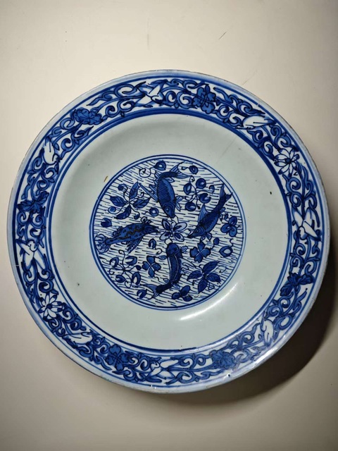 古玩陶瓷青花李貴鰱鳙圖折沿盤真品鑒賞圖