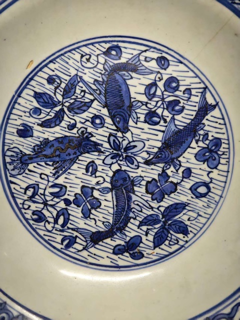 古玩陶瓷青花李貴鰱鳙圖折沿盤真品鑒賞圖