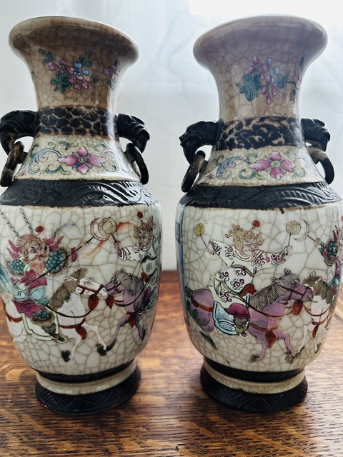 古玩陶瓷哥釉地鐵銹釉人物紋粉彩瓶真品鑒賞圖