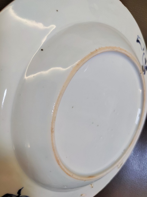 古玩陶瓷花卉紋青花盤真品鑒賞圖