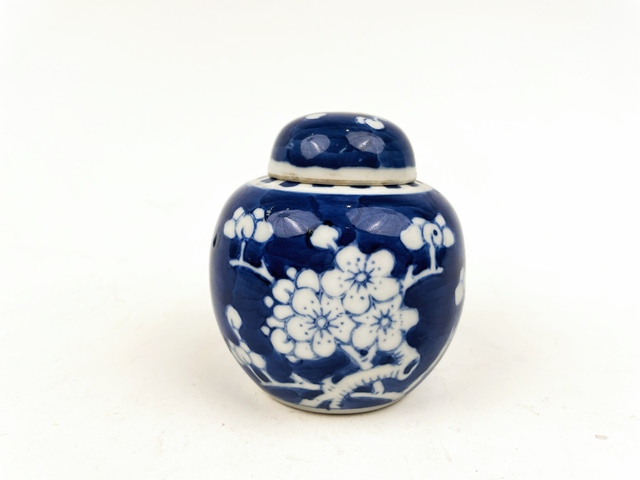 古玩陶瓷清晚期·青花冰梅蓋罐真品鑒賞圖