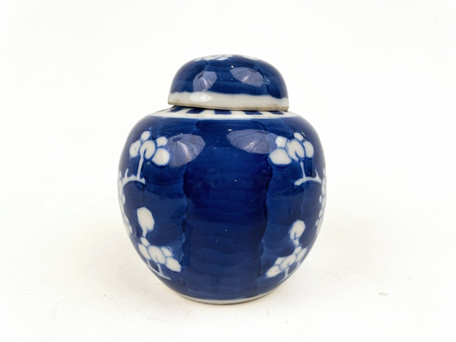 古玩陶瓷清晚期·青花冰梅蓋罐真品鑒賞圖