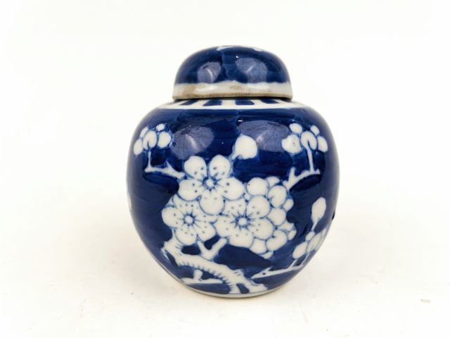 古玩陶瓷清晚期·青花冰梅蓋罐真品鑒賞圖