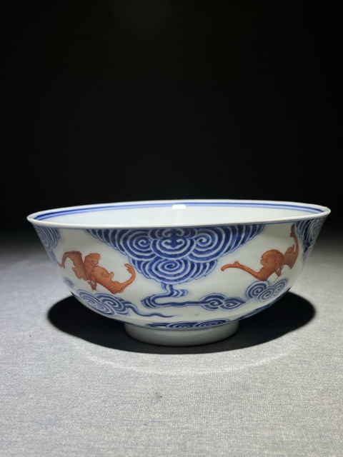 古玩陶瓷洪福齊天青花礬紅碗真品鑒賞圖