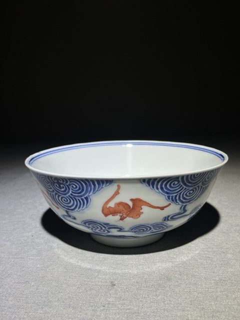 古玩陶瓷洪福齊天青花礬紅碗真品鑒賞圖