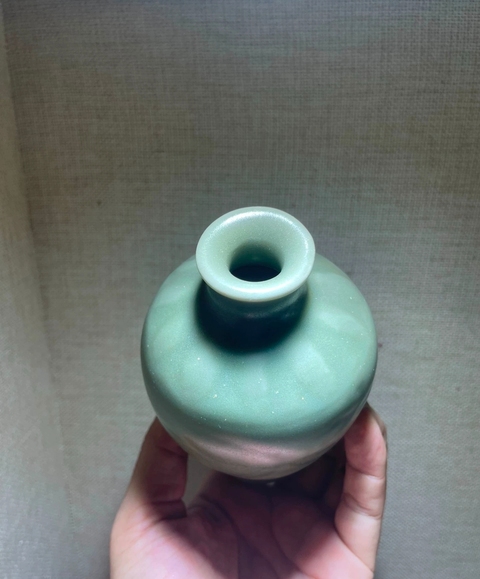 古玩陶瓷龍泉印花瓶真品鑒賞圖