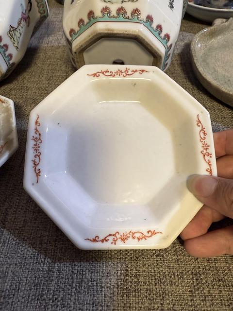 古玩陶瓷粉彩四美圖花盆真品鑒賞圖