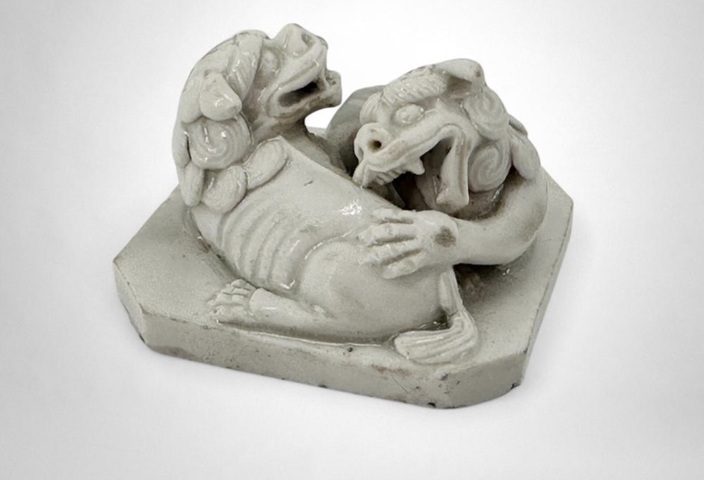 古玩陶瓷白釉獅子擺件真品鑒賞圖