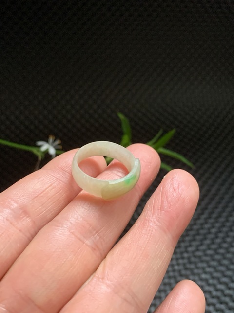 古玩玉器天然翡翠戒指真品鑒賞圖