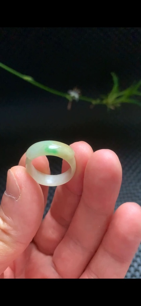 古玩玉器天然翡翠戒指真品鑒賞圖