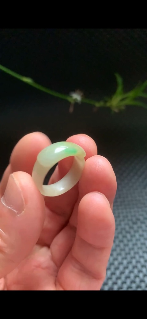 古玩玉器天然翡翠戒指真品鑒賞圖