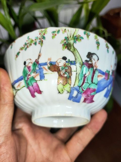 古玩陶瓷仕女嬰戲紋小碗真品鑒賞圖