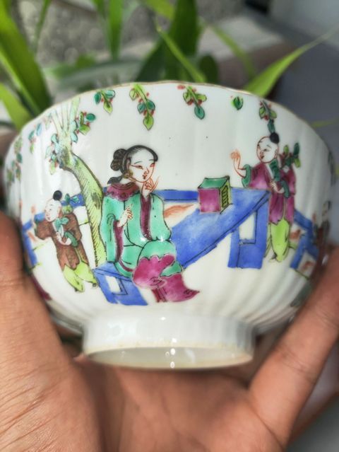 古玩陶瓷仕女嬰戲紋小碗真品鑒賞圖