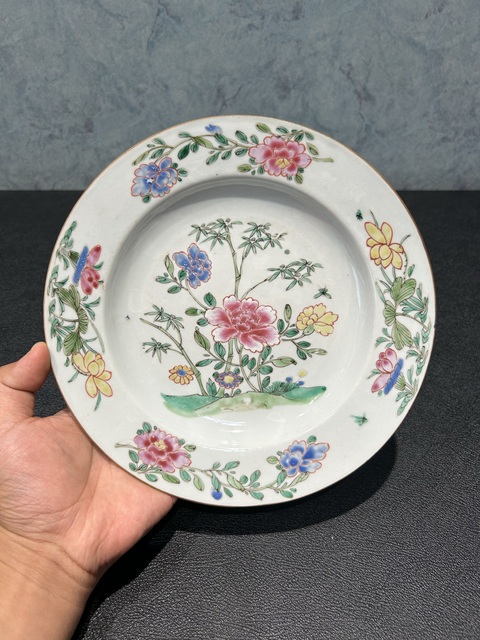 古玩陶瓷粉彩花卉盤真品鑒賞圖