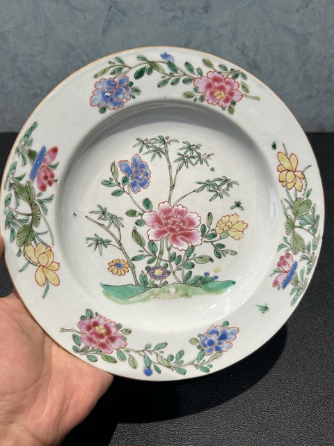 古玩陶瓷粉彩花卉盤真品鑒賞圖