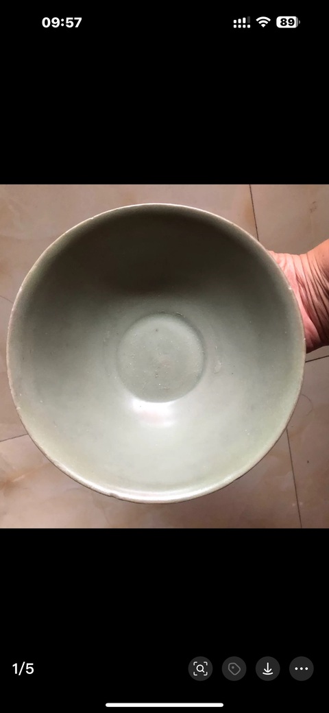 古玩陶瓷龍泉窯青釉蓮瓣紋碗真品鑒賞圖