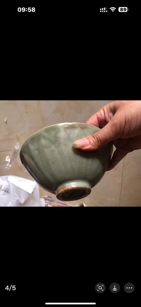 古玩陶瓷龍泉窯青釉蓮瓣紋碗真品鑒賞圖