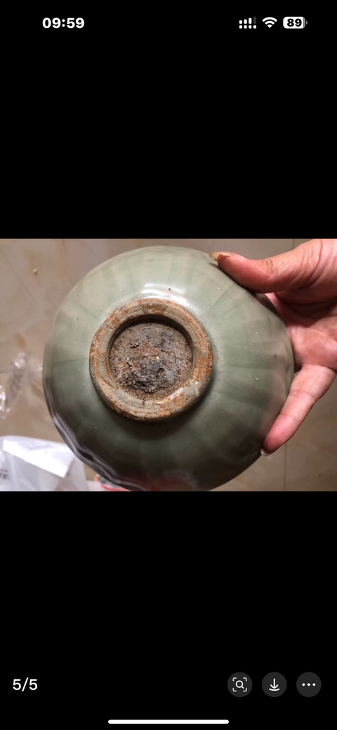 古玩陶瓷龍泉窯青釉蓮瓣紋碗真品鑒賞圖