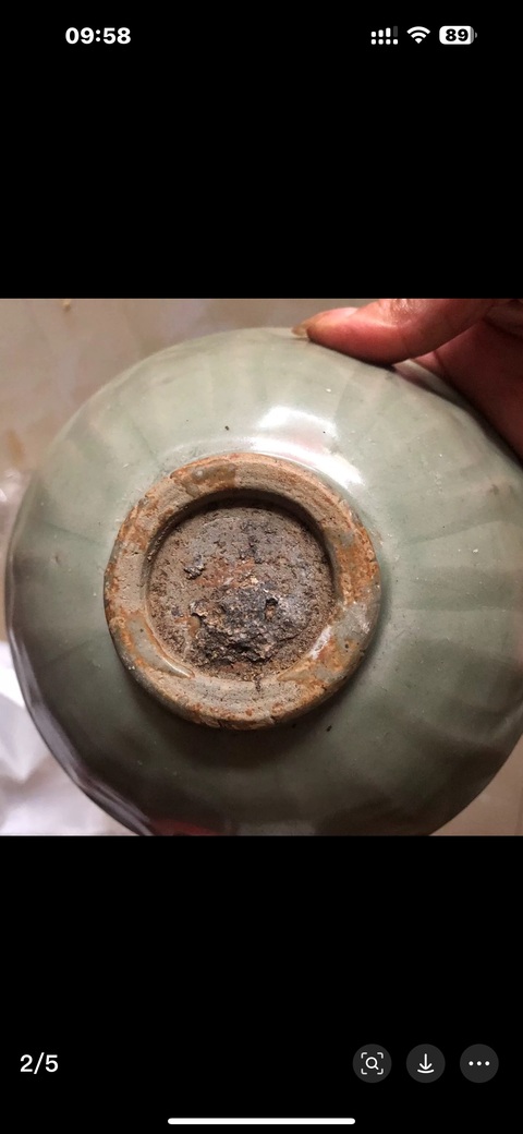 古玩陶瓷龍泉窯青釉蓮瓣紋碗真品鑒賞圖