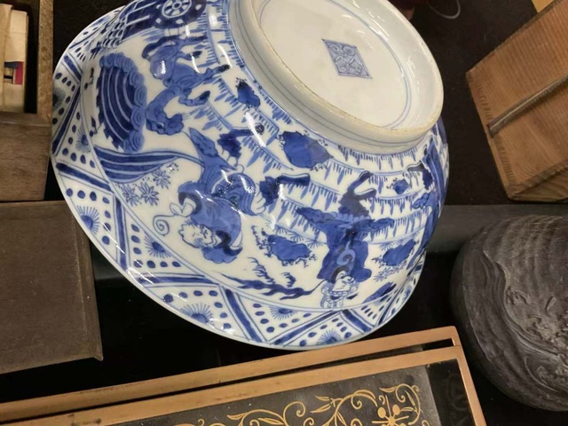 古玩陶瓷清代雍正八蠻進寶紋碗真品鑒賞圖