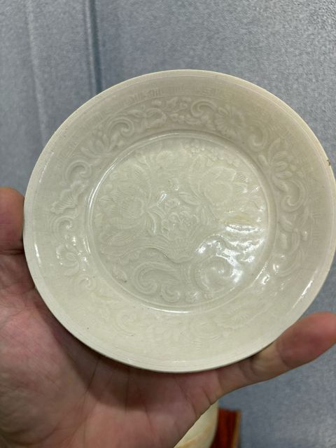 古玩陶瓷芒口圈足覆燒工藝印花洗真品鑒賞圖