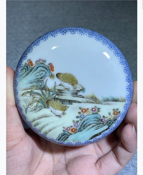 古玩陶瓷安居樂業粉彩印泥盒真品鑒賞圖