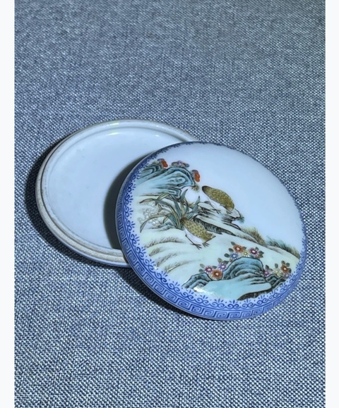 古玩陶瓷安居樂業粉彩印泥盒真品鑒賞圖