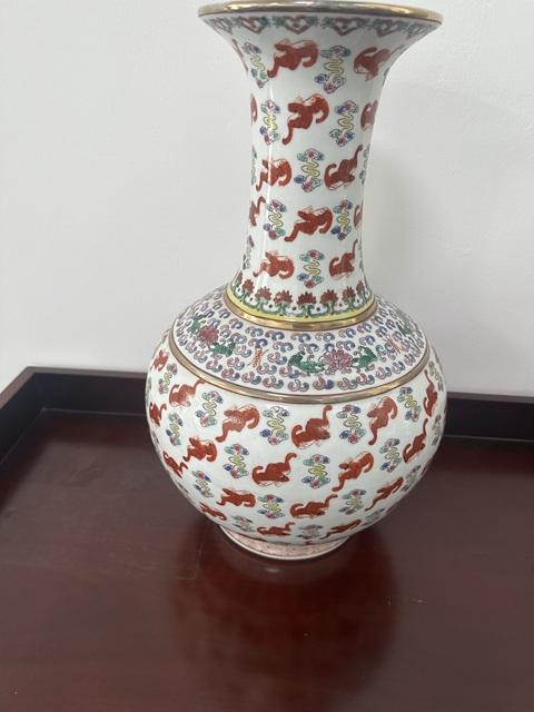 古玩陶瓷粉彩百福紋賞瓶真品鑒賞圖