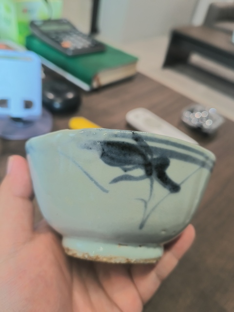 古玩陶瓷青花花卉紋茶碗真品鑒賞圖