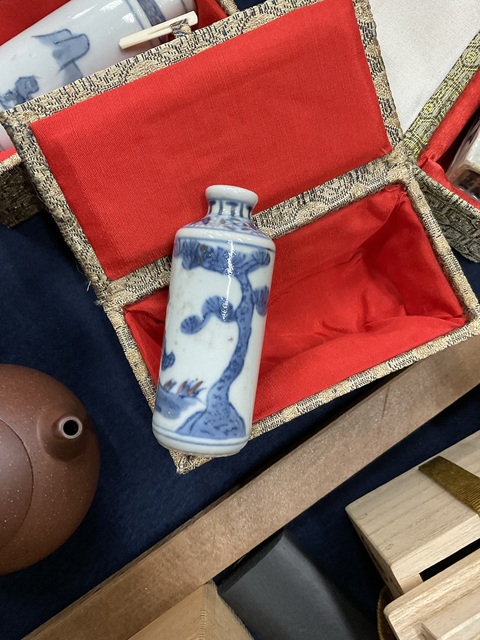 古玩陶瓷青花釉里紅鼻煙壺真品鑒賞圖