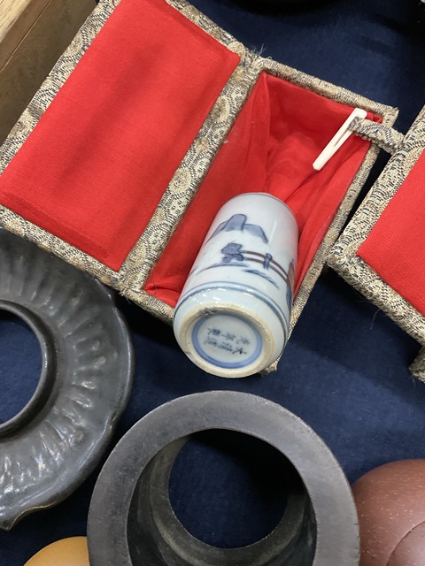 古玩陶瓷青花釉里紅鼻煙壺真品鑒賞圖