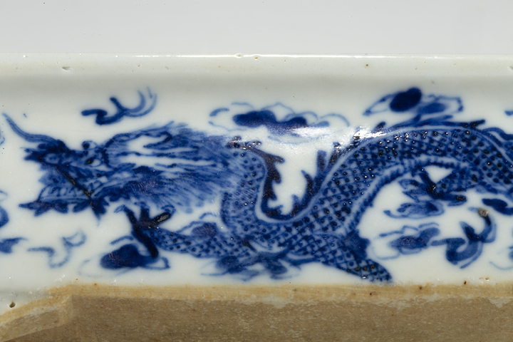 古玩陶瓷晚清·青花趕珠龍紋四方水仙盆真品鑒賞圖