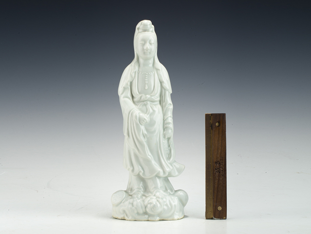 古玩陶瓷民國(guó)·白釉觀音瓷塑真品鑒賞圖