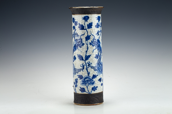 古玩陶瓷清晚·哥釉青花穿花龍紋花觚真品鑒賞圖