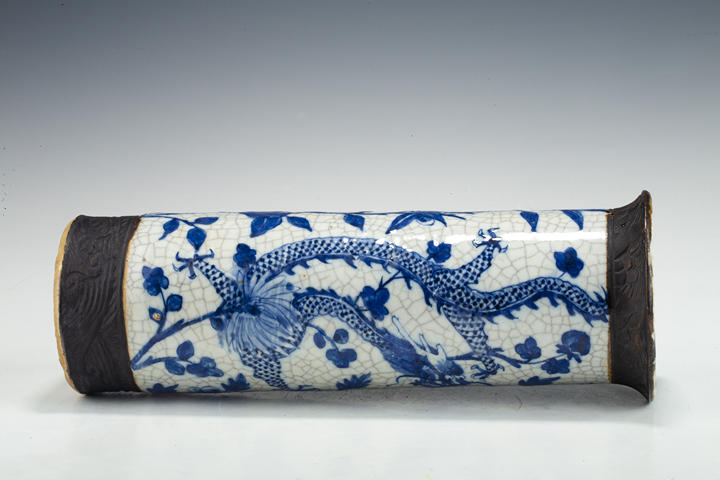 古玩陶瓷清晚·哥釉青花穿花龍紋花觚真品鑒賞圖