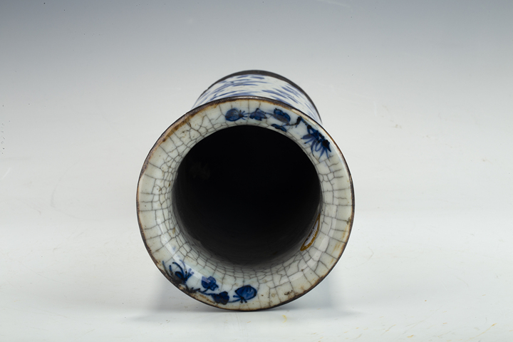 古玩陶瓷清晚·哥釉青花穿花龍紋花觚真品鑒賞圖