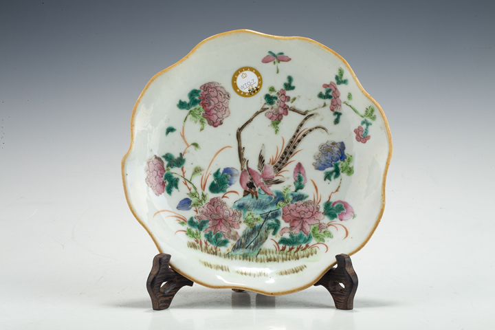 古玩陶瓷清同治·粉彩錦雞牡丹紋花口盤真品鑒賞圖