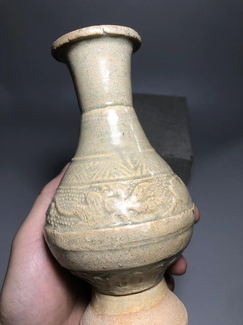 古玩陶瓷云市窯花卉紋盤口瓶真品鑒賞圖