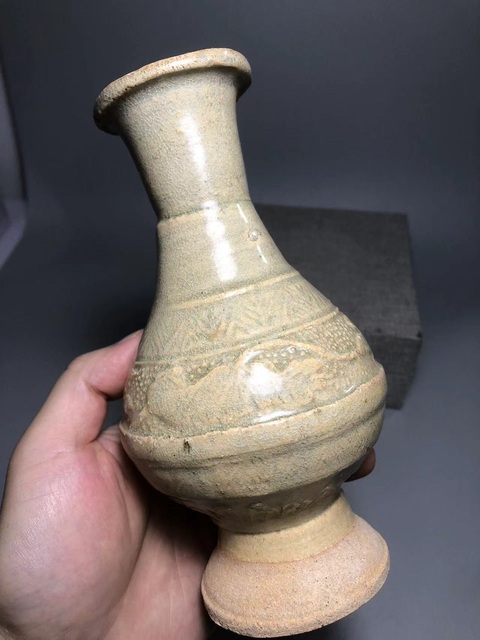 古玩陶瓷云市窯花卉紋盤口瓶真品鑒賞圖