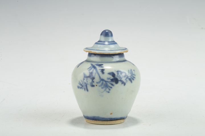 古玩陶瓷明中·青花花卉紋小蓋罐真品鑒賞圖