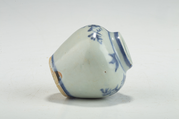 古玩陶瓷明中·青花花卉紋小蓋罐真品鑒賞圖