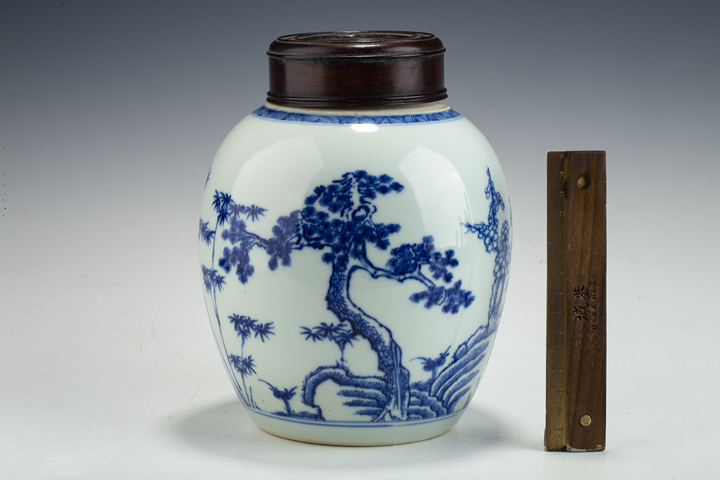 古玩陶瓷清雍正·青花歲寒三友紋罐
真品鑒賞圖