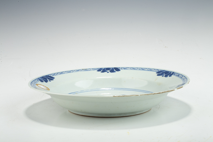 古玩陶瓷清中·青花花鳥紋折沿盤真品鑒賞圖