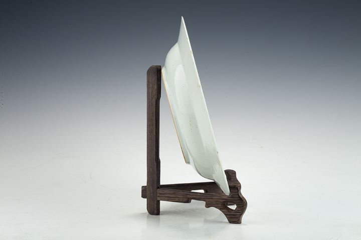 古玩陶瓷清中·青花花鳥紋折沿盤真品鑒賞圖