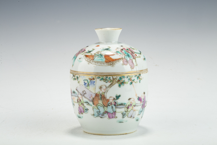 古玩陶瓷清晚·粉彩粉彩仕女教子折桂圖蓋缸
真品鑒賞圖