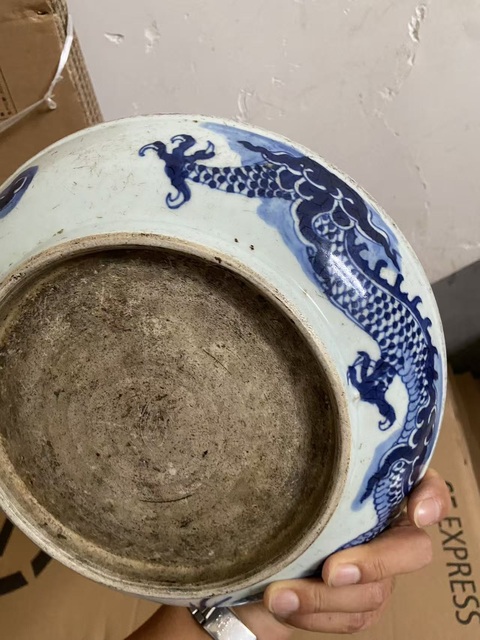 古玩陶瓷青花過墻龍紋盤真品鑒賞圖