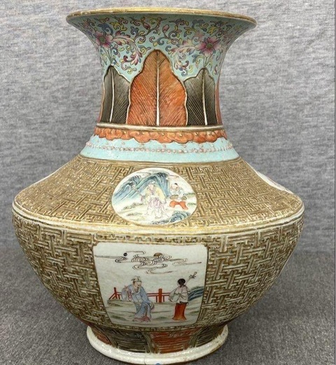 古玩陶瓷人物紋粉彩瓶真品鑒賞圖